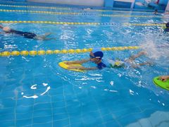 -宝德龙游泳健身
