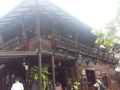 -Dash Teak House