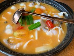 -云海肴·汽锅鸡·云南菜(天山百盛优客店)