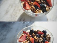 野莓核桃蜂蜜希腊酸奶-The Rug Cafe(王府中环店)