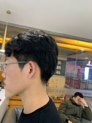 -镁连社·美联社
