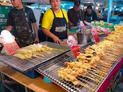 -席娜卡琳火车铁道夜市