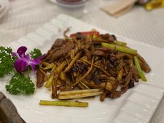 茶树菇炒牛柳-大欢喜饭店(江怡路店)