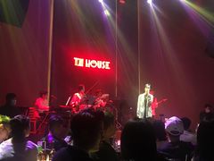 -TZ House音乐现场(来福士中心店)