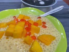 杨枝甘露双皮奶-黄师奶甜品店