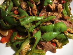 本地青椒炒羊肉-清真·胖妈妈手抓餐厅(定西路长城宾馆店)