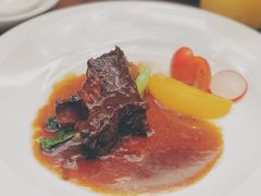 文火澳洲牛肉搭黄桃时蔬-水月周庄铂尔曼酒店-水月荟中餐厅