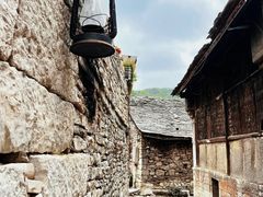 -高荡千年布依古寨旅游景区