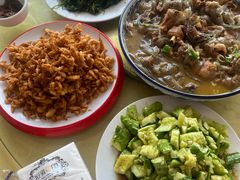 -华龙特色大骨鸡农家菜馆