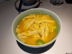 丝瓜烩腐竹-麻六记(新天地店)