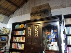 -荒岛书店(黄县路店)