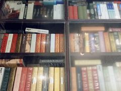 -钟书阁(松江泰晤士小镇店)