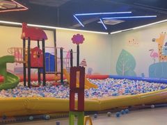 -嗨翻Hi-Fun竞技主题乐园·蹦床团建生日轰趴(荆川 国光1937店)