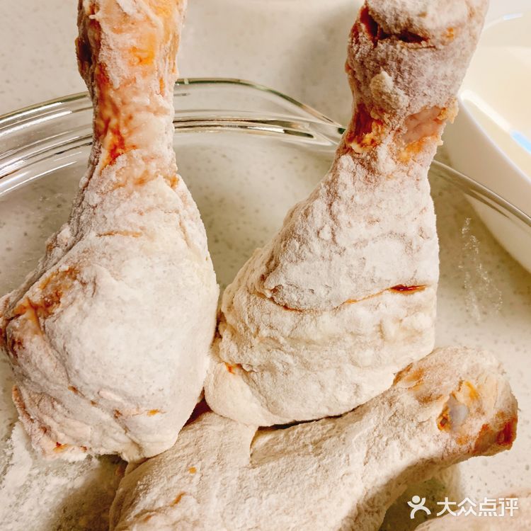 自制脆皮奥尔良炸鸡腿，汁水丰富香气四溢