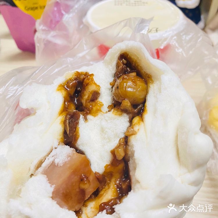 大英路新开业的包丰源包子铺买15-5啦[礼花]