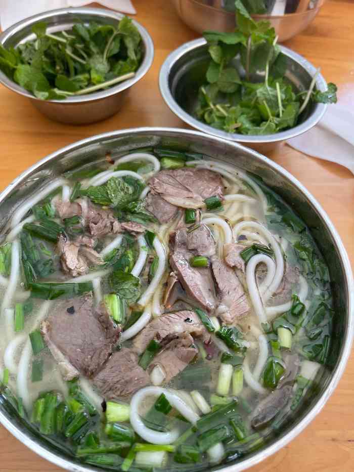 攀枝花羊肉米线-"过来办事,偶然找到郫县排名第一小吃,试一.