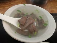 -松树干拌面店