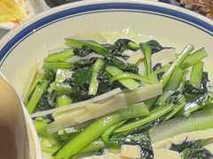 -八府香鸭·啫啫煲(华山路店)