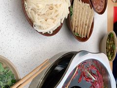 -正贰捌经重庆老火锅(建设路店)