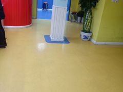 -LILY英语思维馆(玉泉路店)