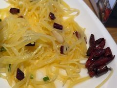 -严记小天府酸菜鱼(西四路店)