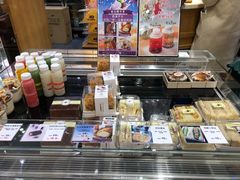 面包甜点陈列柜-皇后西斯汀饼店(文化路店)