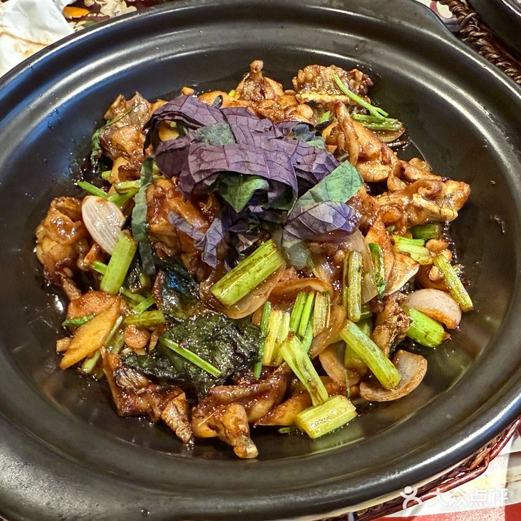 大饱口福！没见过生意这么好的平价海鲜馆子!