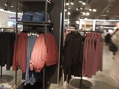 -H&M(鹏欣水游城店)