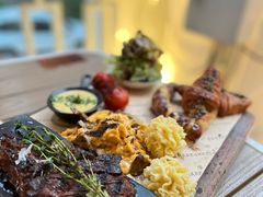 -Mark&Mars Restaurant