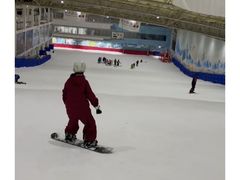 -乔波室内滑雪场