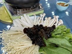 -撒拉人家.酸菜牦牛肉火锅