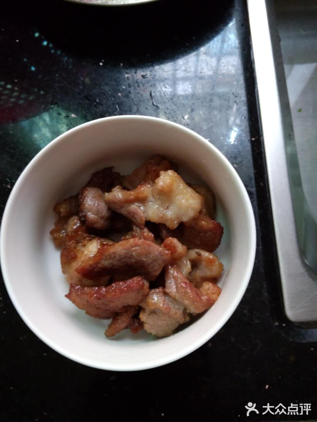 小孩子跟大人都非常喜欢吃的。香炸猪肉