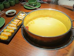 -花菇朵·云山雀 ll 野生菌锅·野果酸汤·精品滇菜(万柳店)