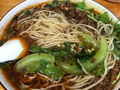 金牌杂酱面-胖胖板凳面