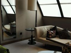 -上海滴水湖皇冠假日酒店