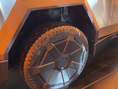 -TESLA 特斯拉(上海太古汇体验店)