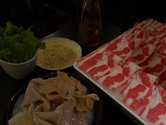 -鲜入唯煮·港式海鲜牛肉火锅(金宝街店)
