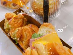 火腿芝士牛角三明治-中粮丰通（北京)食品有限公司
