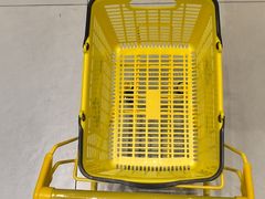 -咻啵翔翔零食基地(万达广场店)