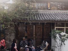 -喵屿·大理花园猫咖