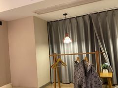 -欧辰国际酒店(重庆欢乐谷轻轨站店)