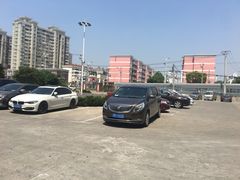 -维也纳酒店(上海虹桥枢纽松江新桥店)