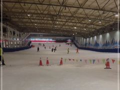 -乔波室内滑雪场