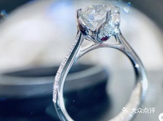 真的不要太美了!!让人疯狂心动的钻戒各位仙女们