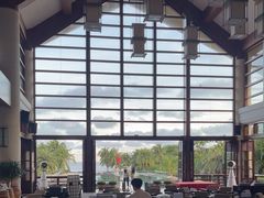 -亚龙湾喜来登·美景台大堂吧