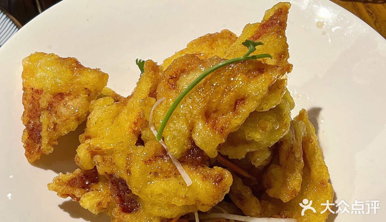 在青岛你永远可以相信学校旁边人均30的平价炒菜饭店！