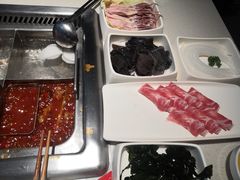 -海底捞火锅鲜切牛肉主题店(长寿路店)