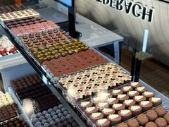 -Laderach 莱德拉(上海环贸iapm店)