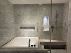 -上海虹桥西郊假日酒店