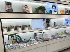 -J-Optical佳视明眼镜·蔡司视觉(青岛金茂览秀城店)